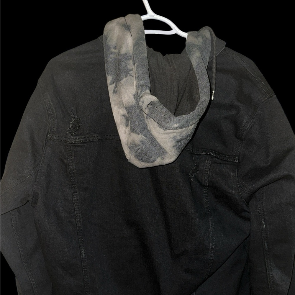 BRAND: HOLLISTER